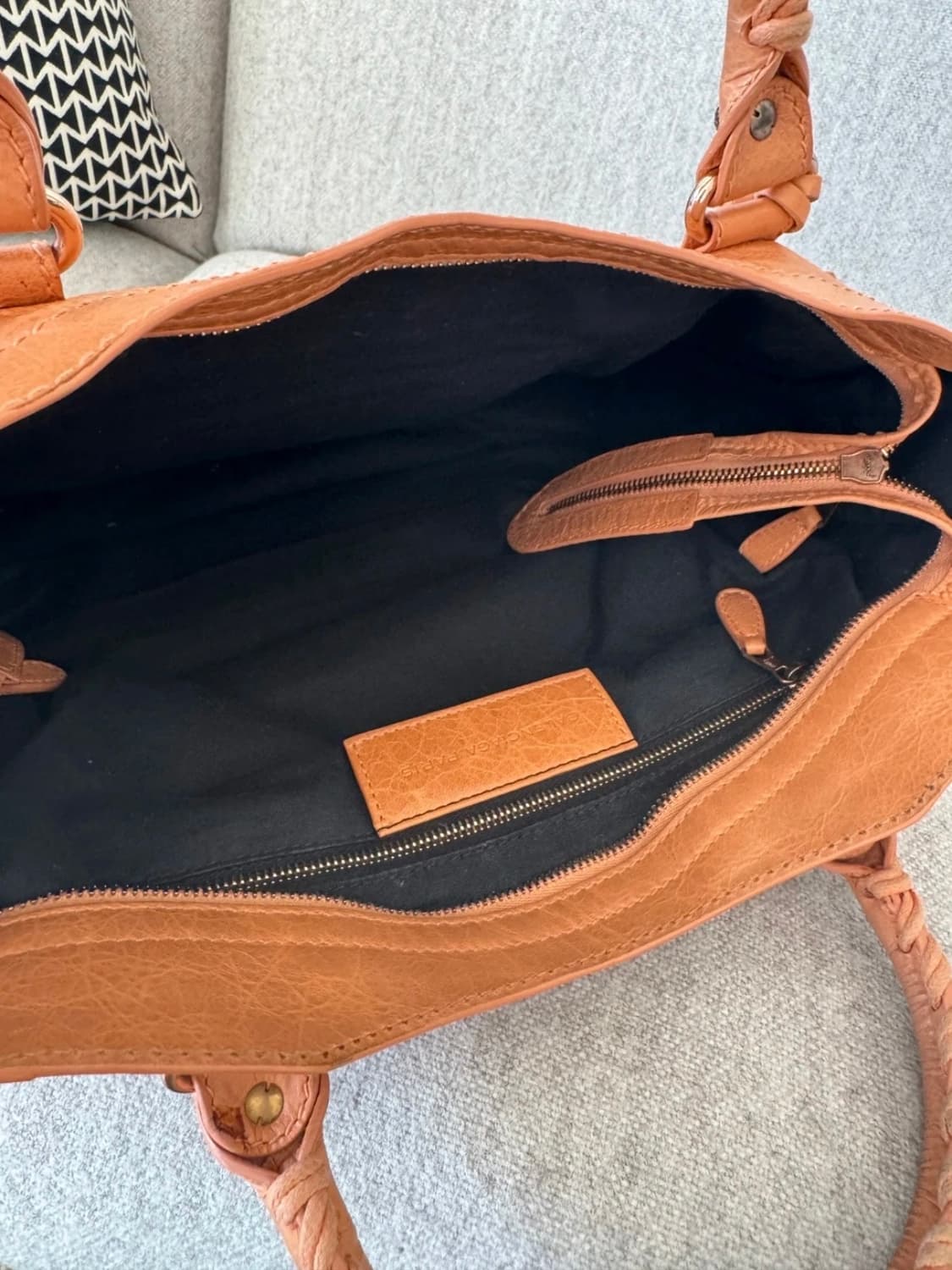 발렌시아가 모터백 미디움 르시티 상품이미지6