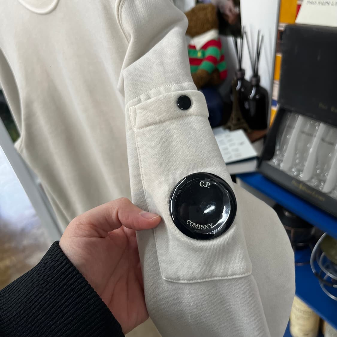 Cp컴퍼니 렌즈와펜 맨투맨 S 상품이미지4