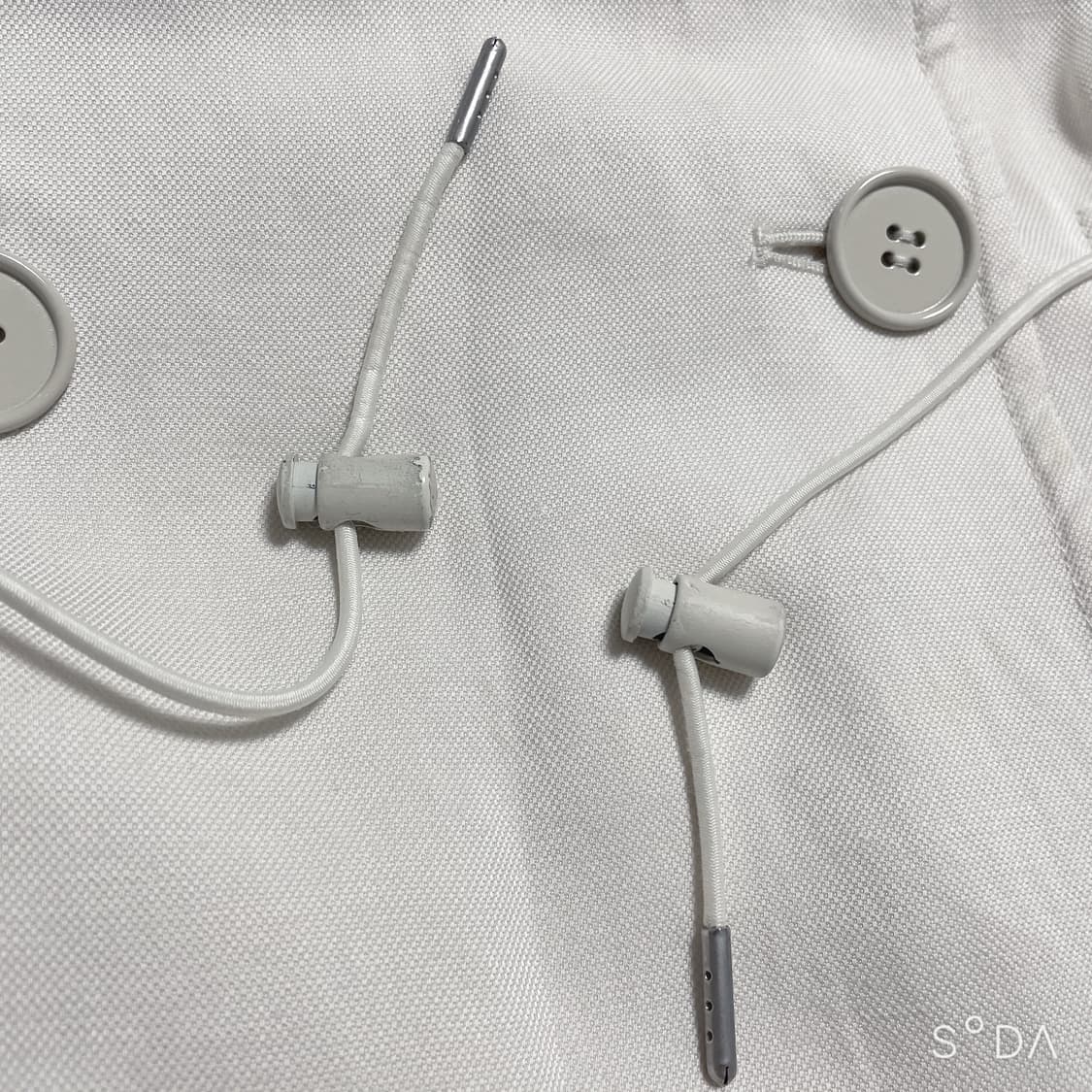 아크네 스튜디오 벨티드 트렌치 코트 아이보리 34 상품이미지5