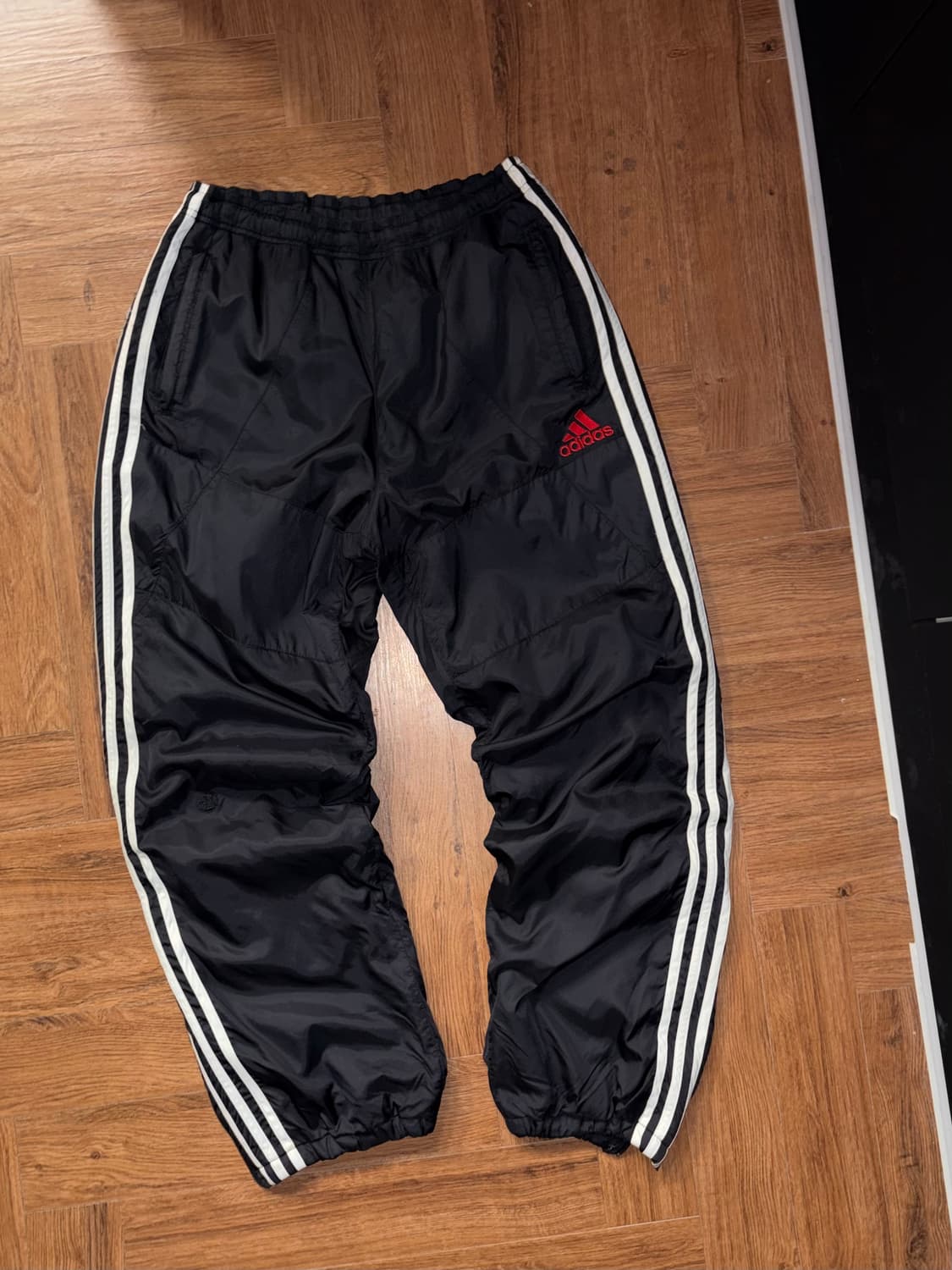 아디다스 레드로고 트랙팬츠 상품이미지1