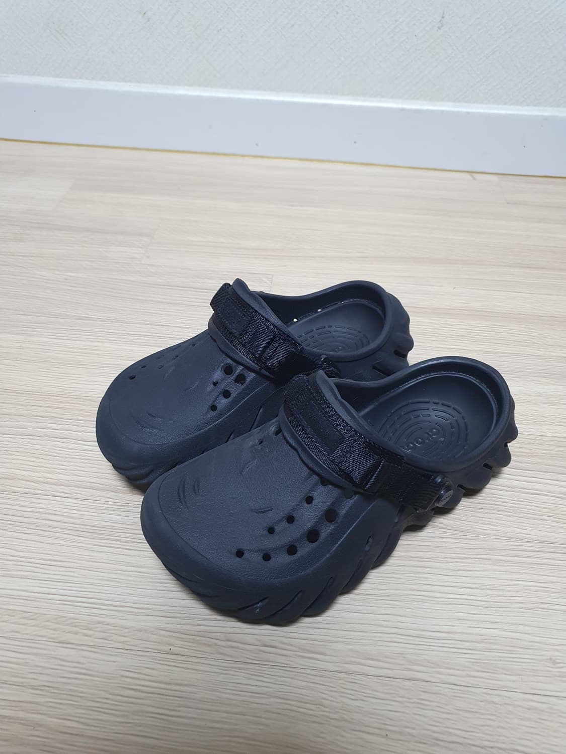 크록스 에코클로그 샌들 슬리퍼 230 상품이미지4