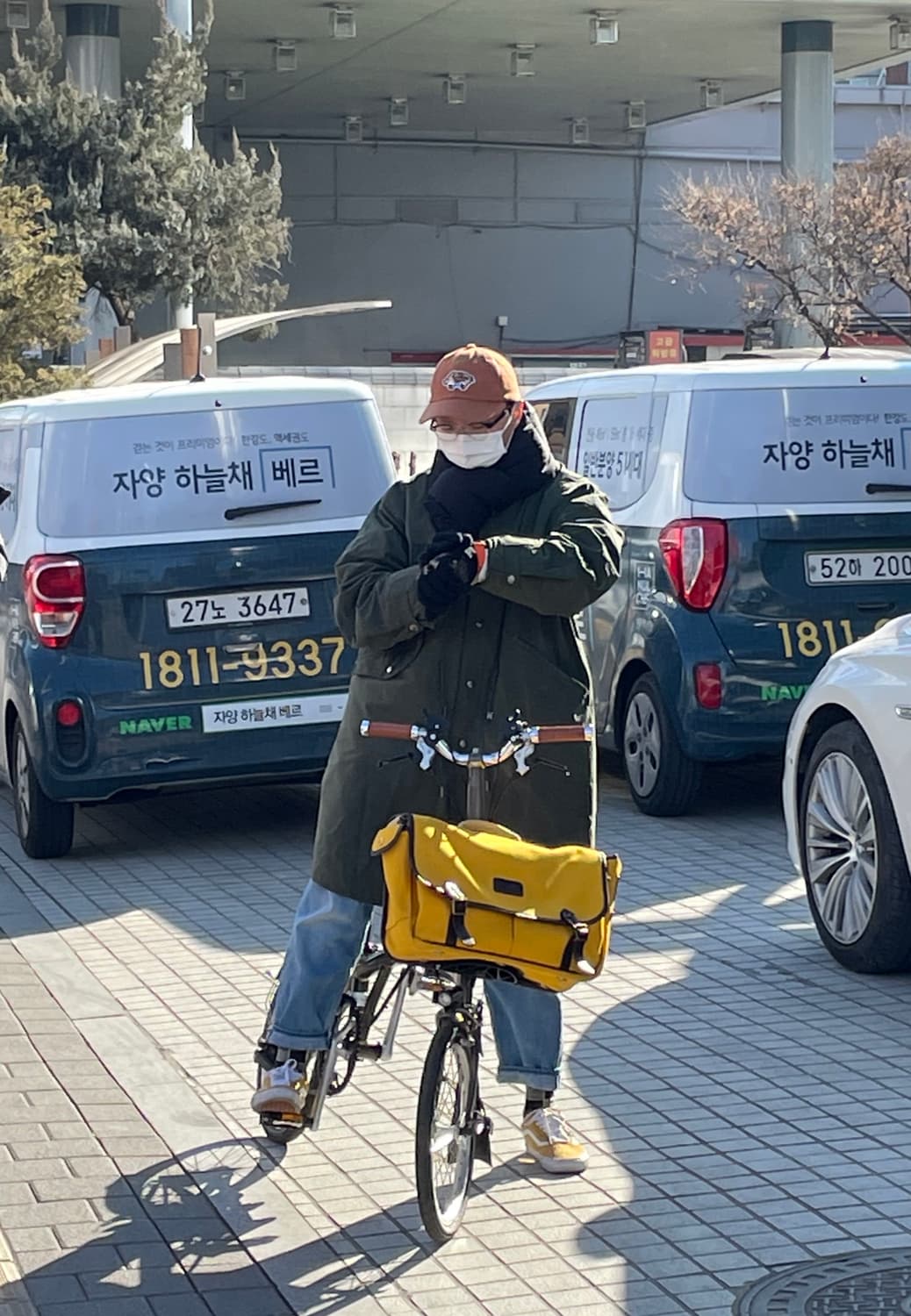 브롬톤 프론트백 게임백 머스타드 색상 팝니다 상품이미지1