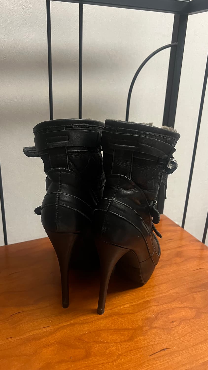 burberry prorsum 2010 런웨이 퍼 트리밍 하이힐 부츠 상품이미지5