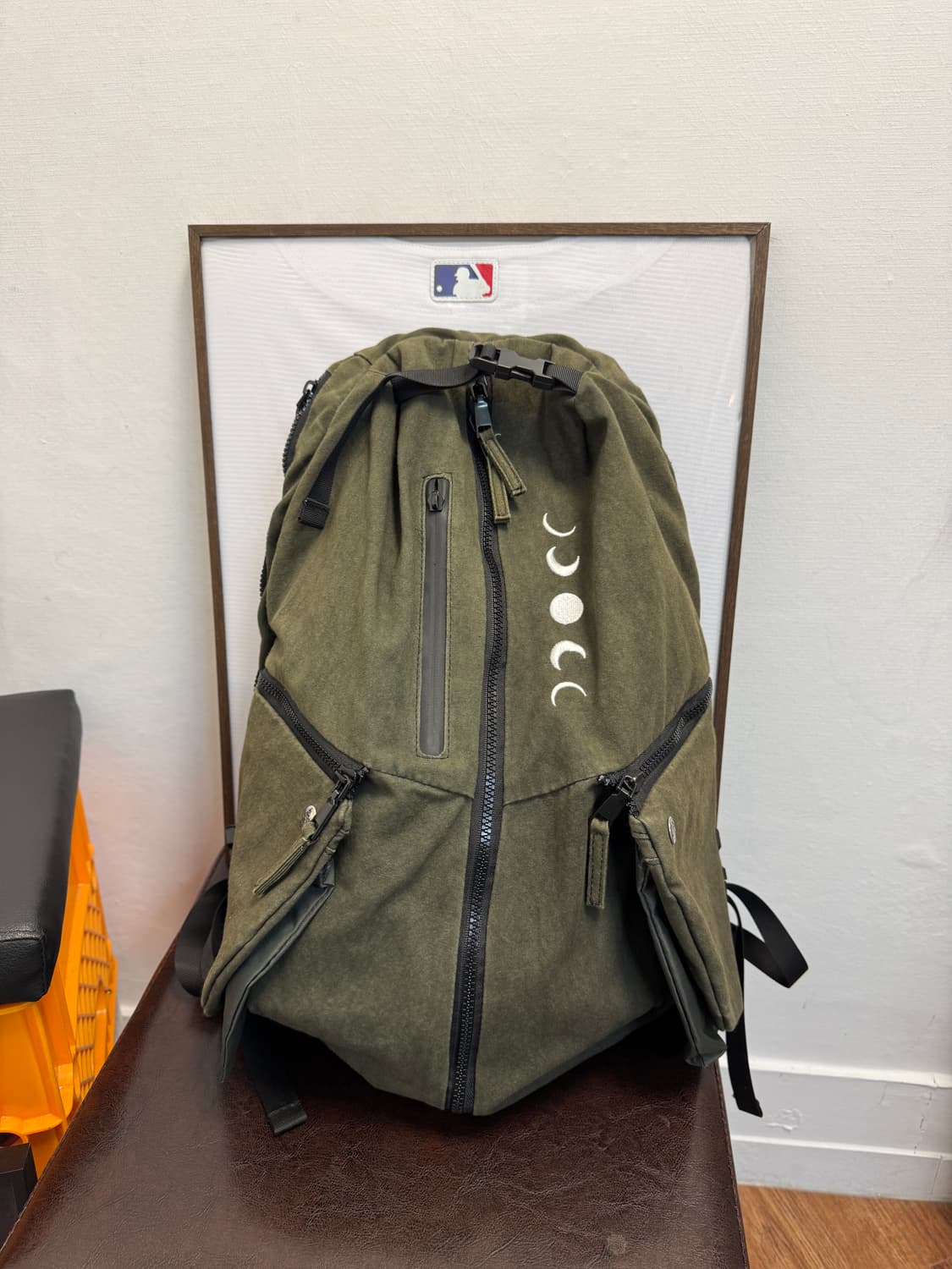 NYXX 자수 스냅 백팩 카키그레이 상품이미지1