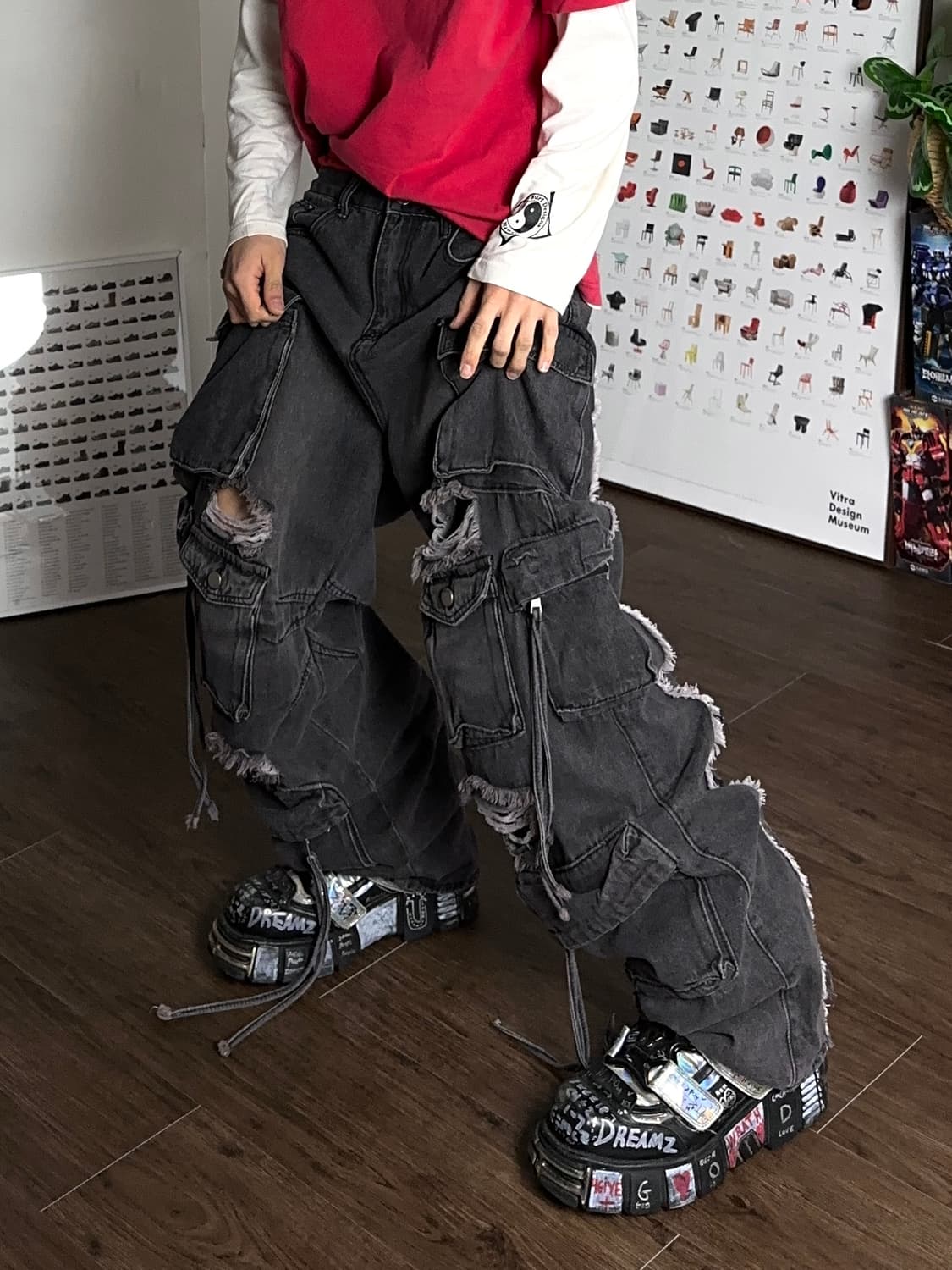 RVNTENG 디스트레스 & 리프드 데님 카고 팬츠 상품이미지1