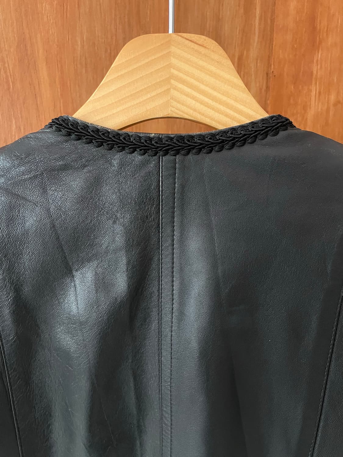 Black round neck button leather jacket 상품이미지8