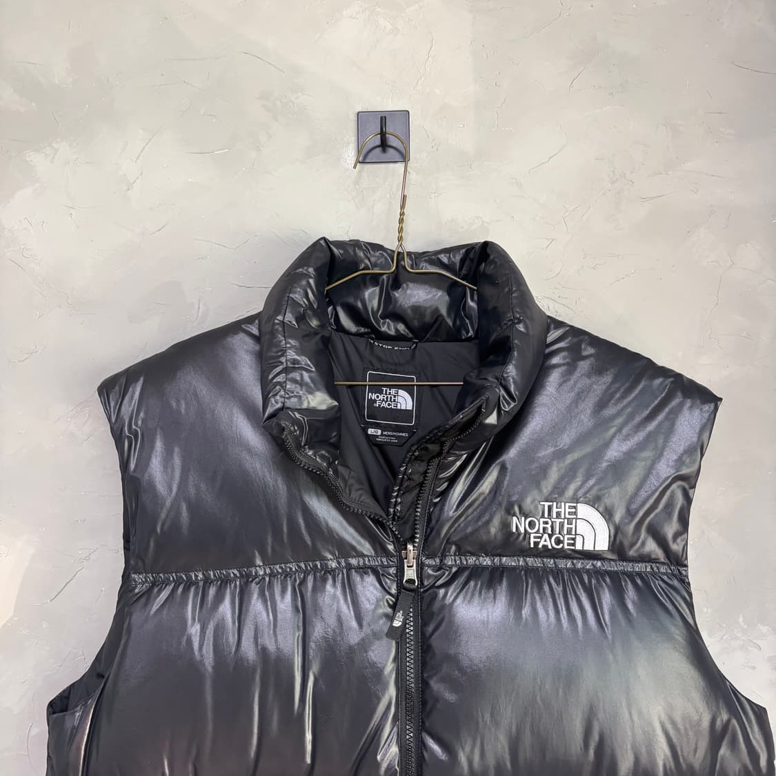 노스페이스 700 눕시 유광 구스다운 패딩 조끼 블랙 상품이미지2