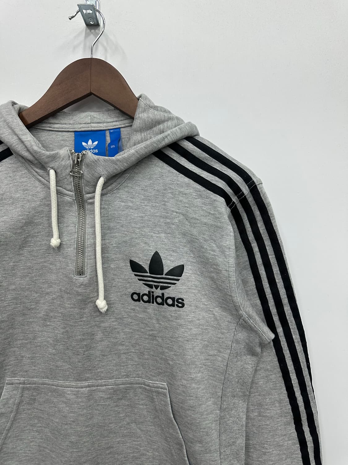 아디다스 그레이 블랙 반집업 후드티  상품이미지3