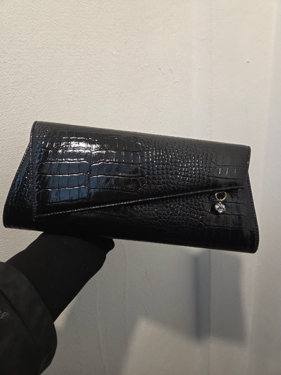 블랙 에나멜 소가죽 크로커 클러치백 상품이미지1