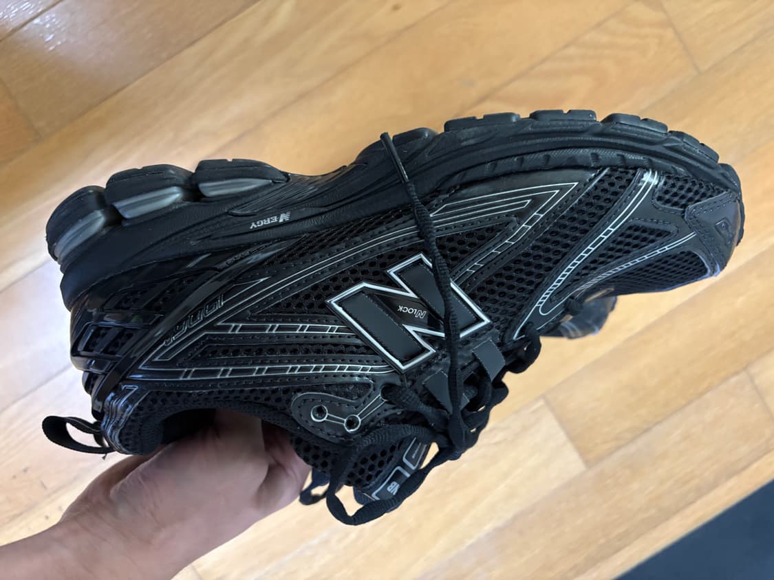 뉴발란스 1906 블랙 270 상품이미지1