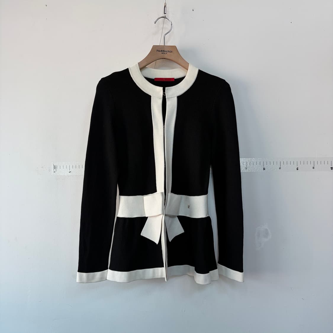 명품 카롤리나에레나 블랙 화이트 가디건 상품이미지1