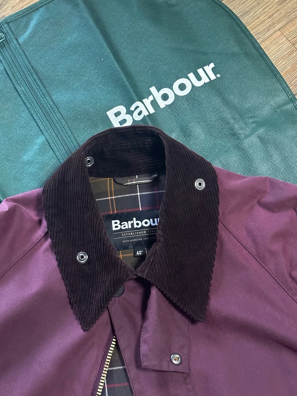 바버 재팬 비데일 왁스 자켓 오버사이즈 핏 버건디 (40) 상품이미지6