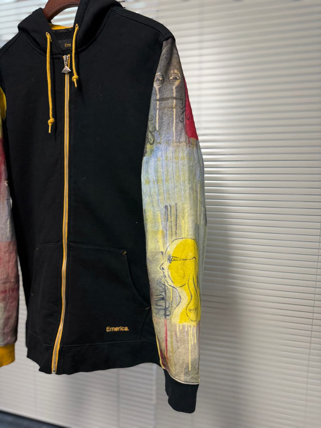 emerica 아트 슬리브 후드집업 상품이미지3
