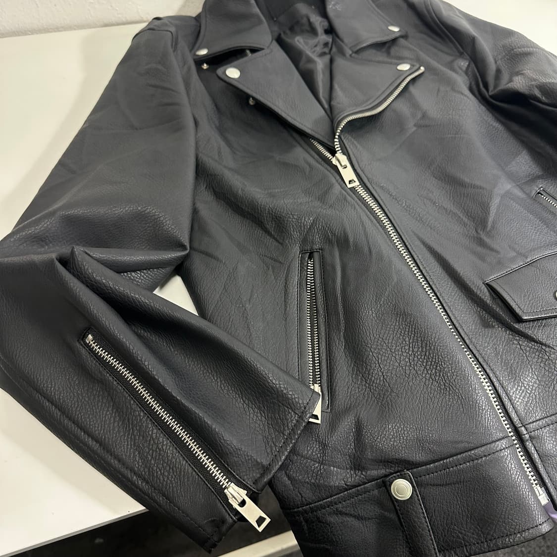 95-100 펀다멘탈 블랙 페이크레더 라이더자켓 상품이미지2