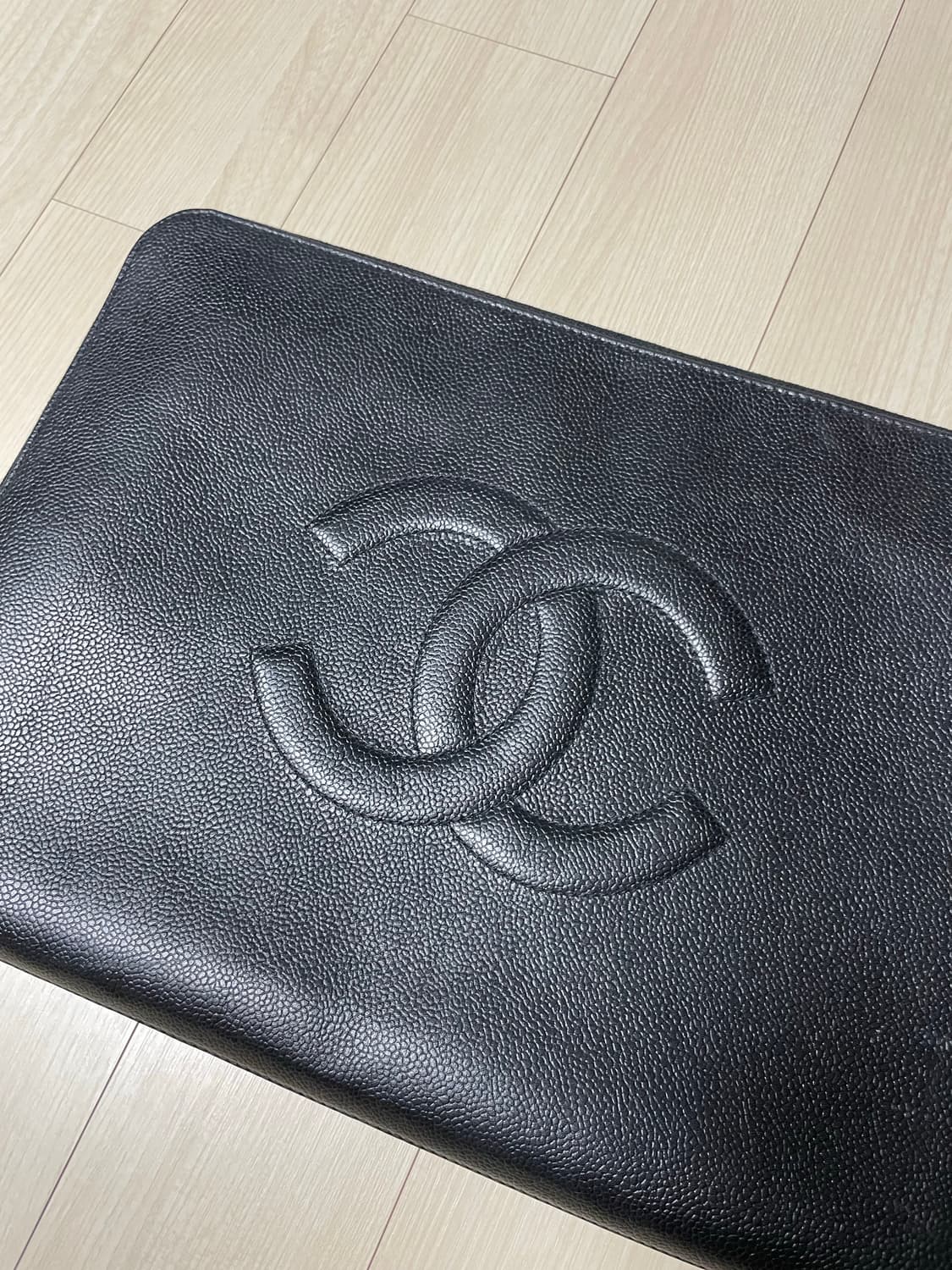 샤넬 CC 마크 캐비어 스킨 블랙 클러치 백 상품이미지2