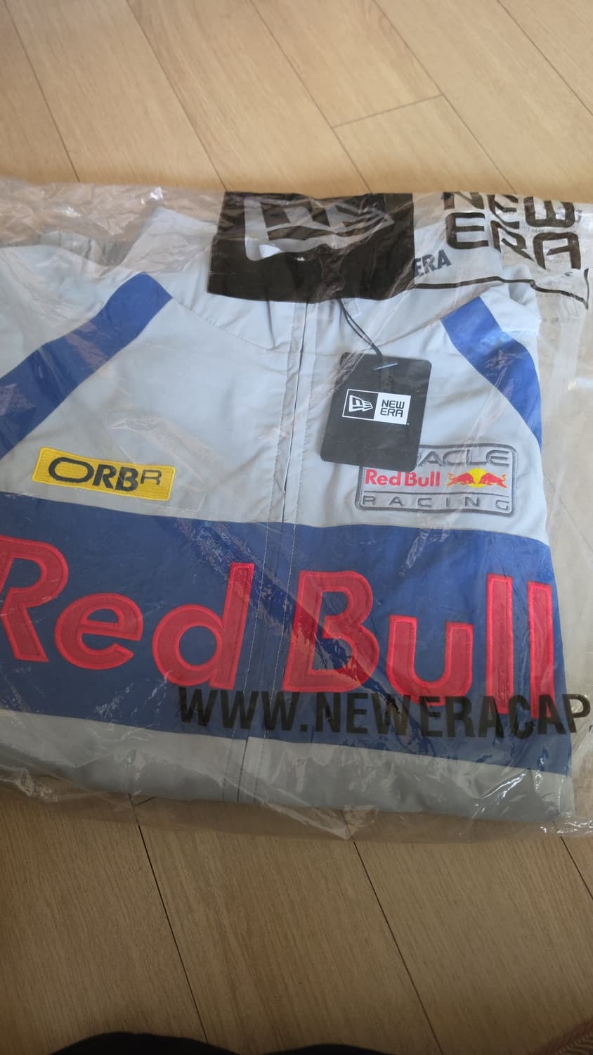뉴에라 레드불 레이싱 트랙자켓 M 새상품 상품이미지1