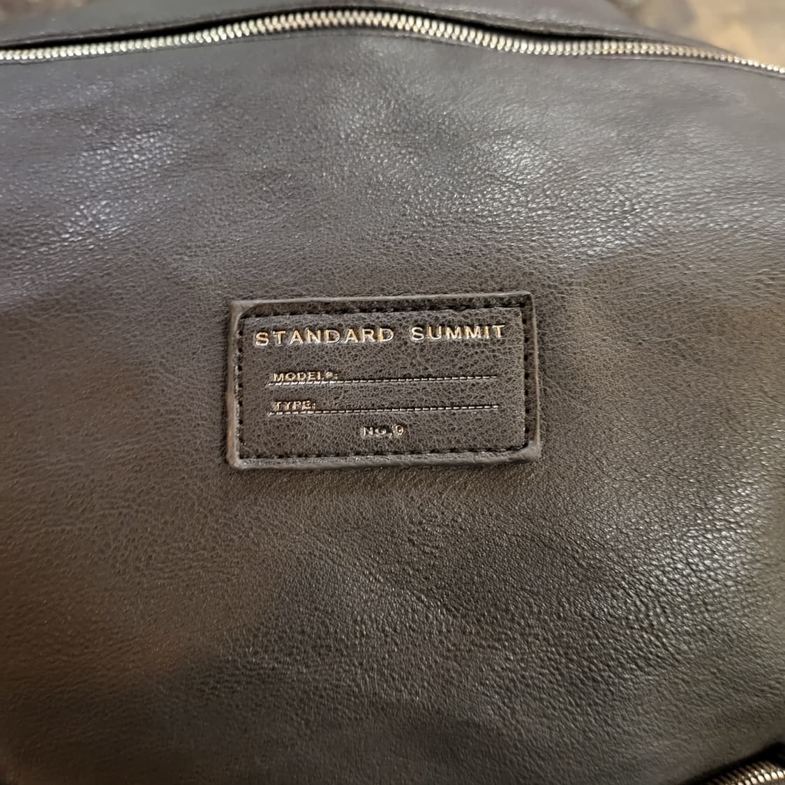 스텐다드 서밋 페이크 레더 백팩 상품이미지9