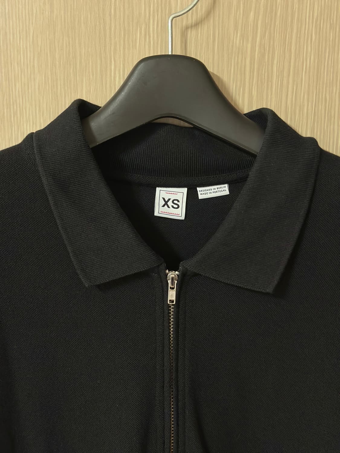 랜덤아이덴티티 블랙 컷아웃 폴로 셔츠 상품이미지5