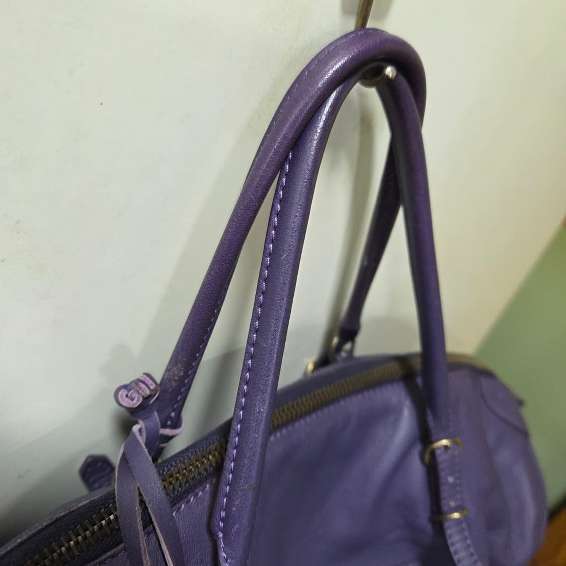 발렌시아가 시티 모터백 상품이미지2