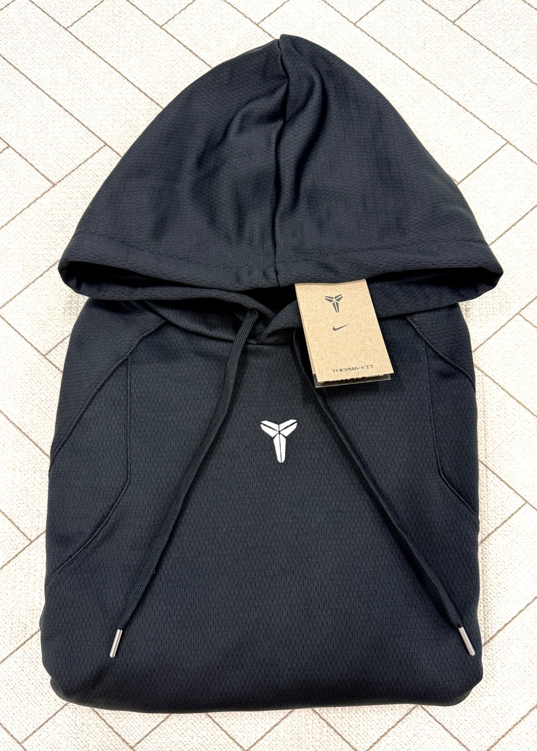 (M,L)(새상품)나이키 코비 브라이언트 써마핏 후드티 티셔츠 블랙 상품이미지3