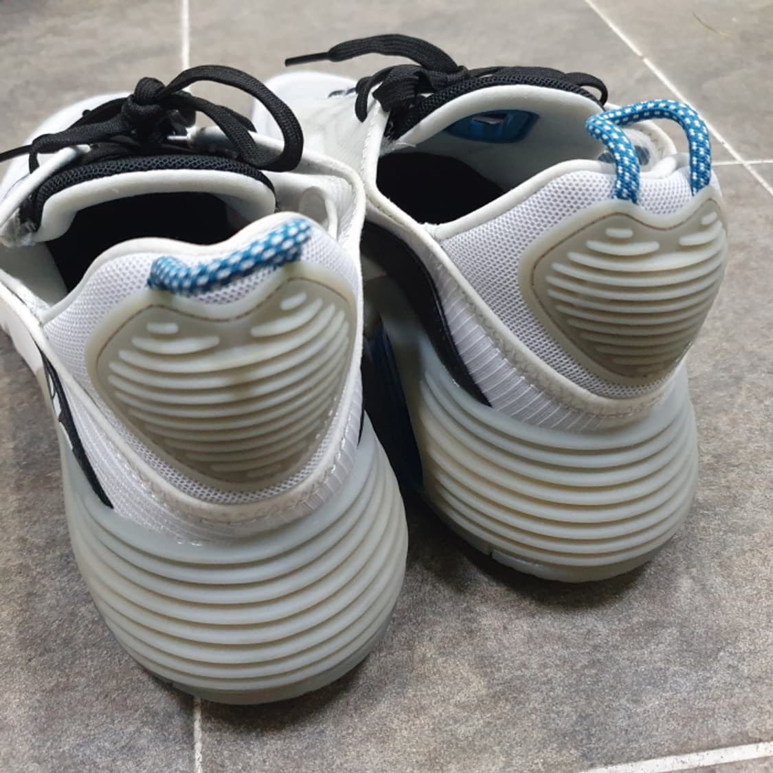 나이키 에어맥스 2090 (CV8835-100)(260) 상품이미지6