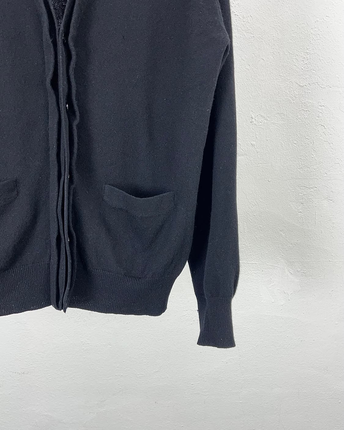 카반 드 주카 블랙 페이크 버튼 오픈 브이넥 울 가디건 상품이미지5