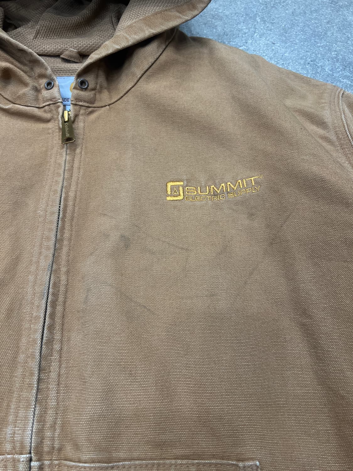 칼하트 J131 샌드스톤 액티브 워크 자켓 상품이미지2