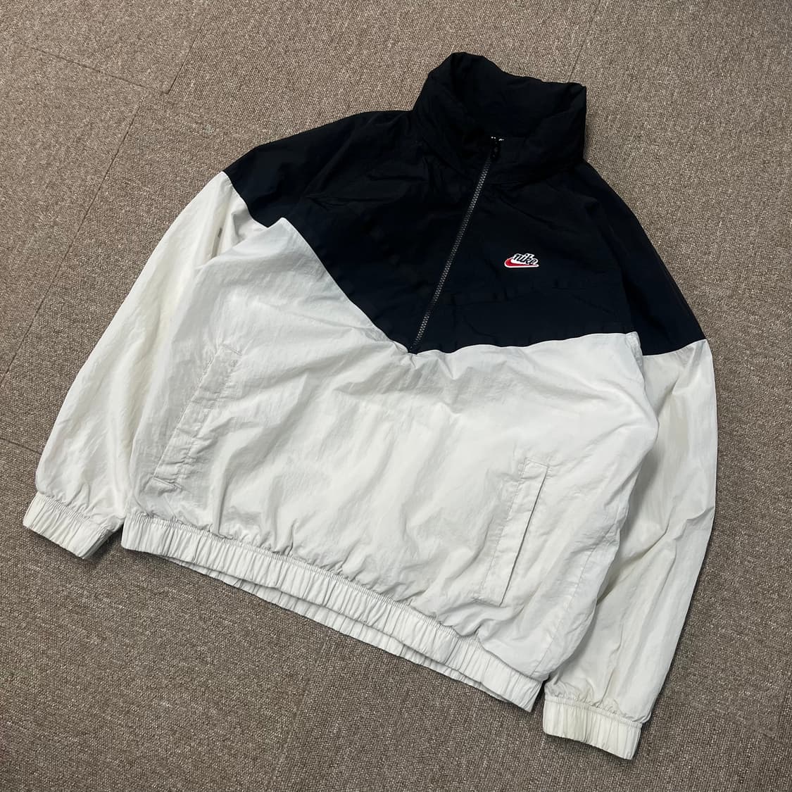  나이키 반집업 바람막이 상품이미지1