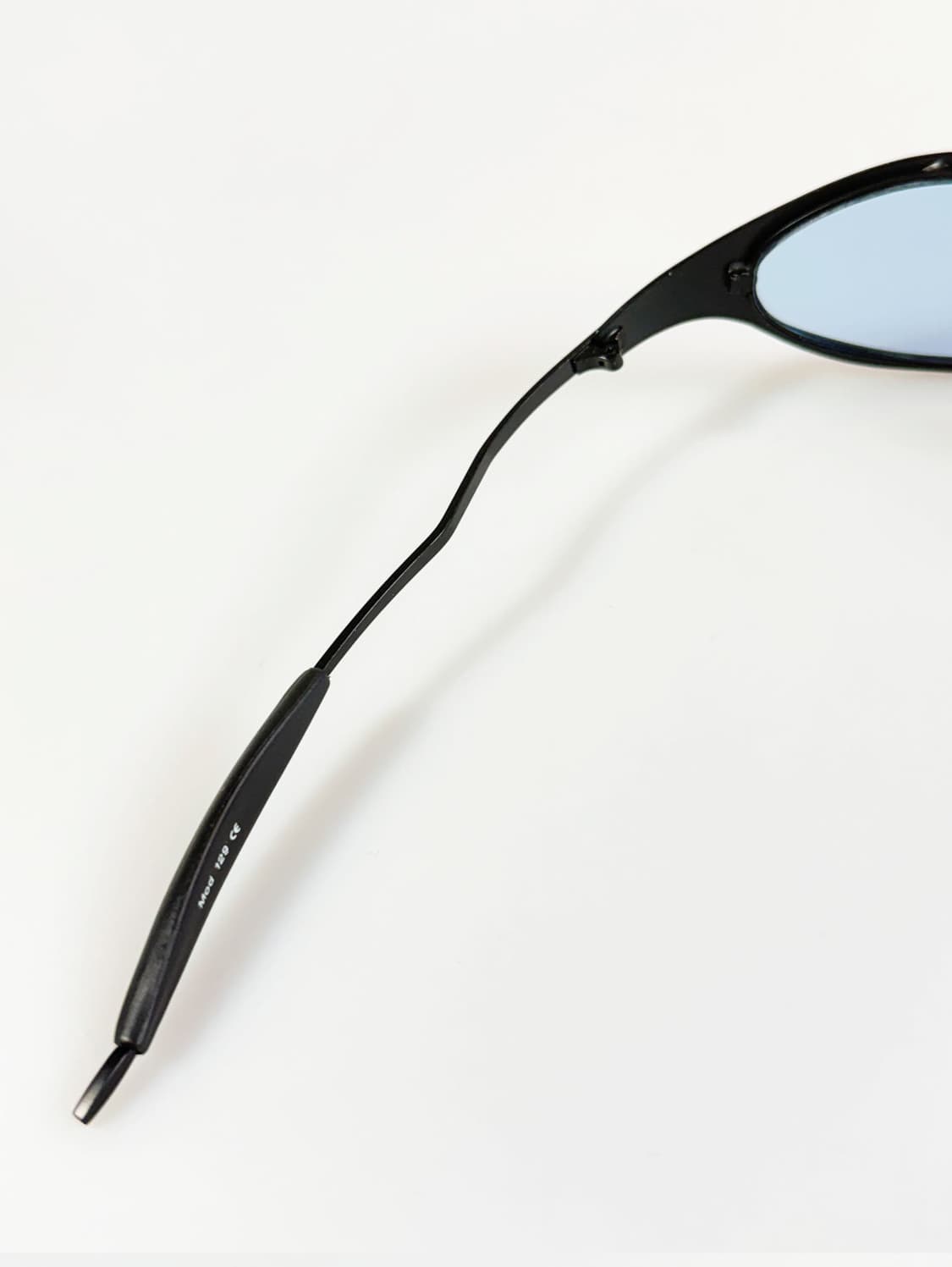 스포티 랩어라운드 블랙 메탈 프레임 빈티지 틴트 선글라스 상품이미지7