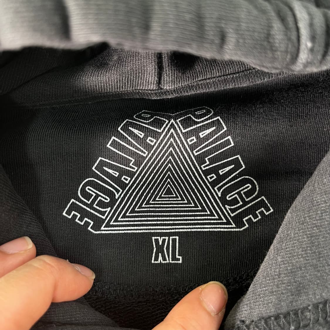 105 팔라스 옥토 후드 챠콜 후드티 상품이미지4