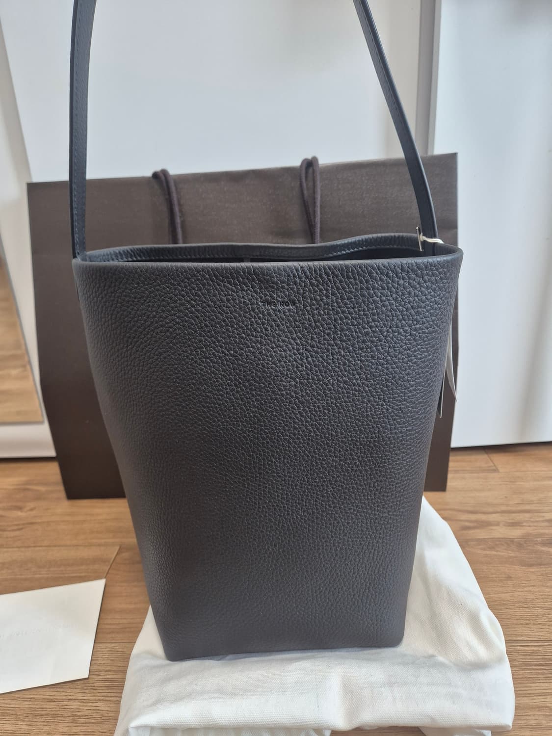 더로우 파크백 미듐 블랙 판매 (국내매장 구입) 상품이미지1