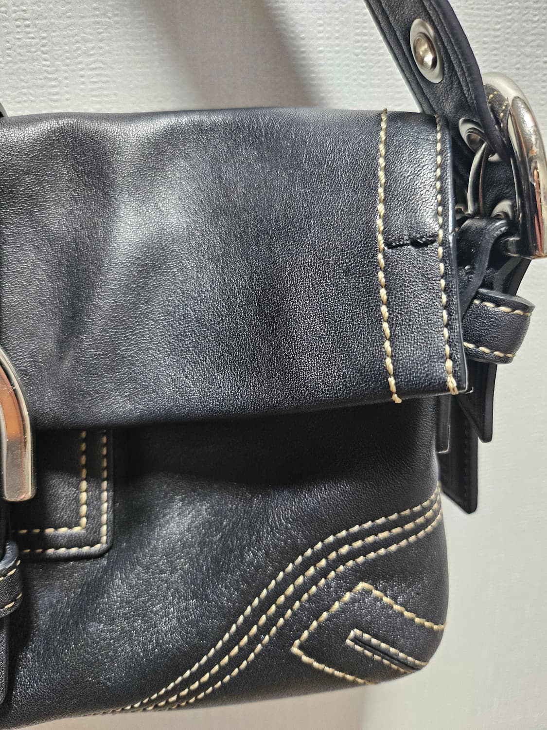 코치 버클 빈티지 숄더백 상품이미지4