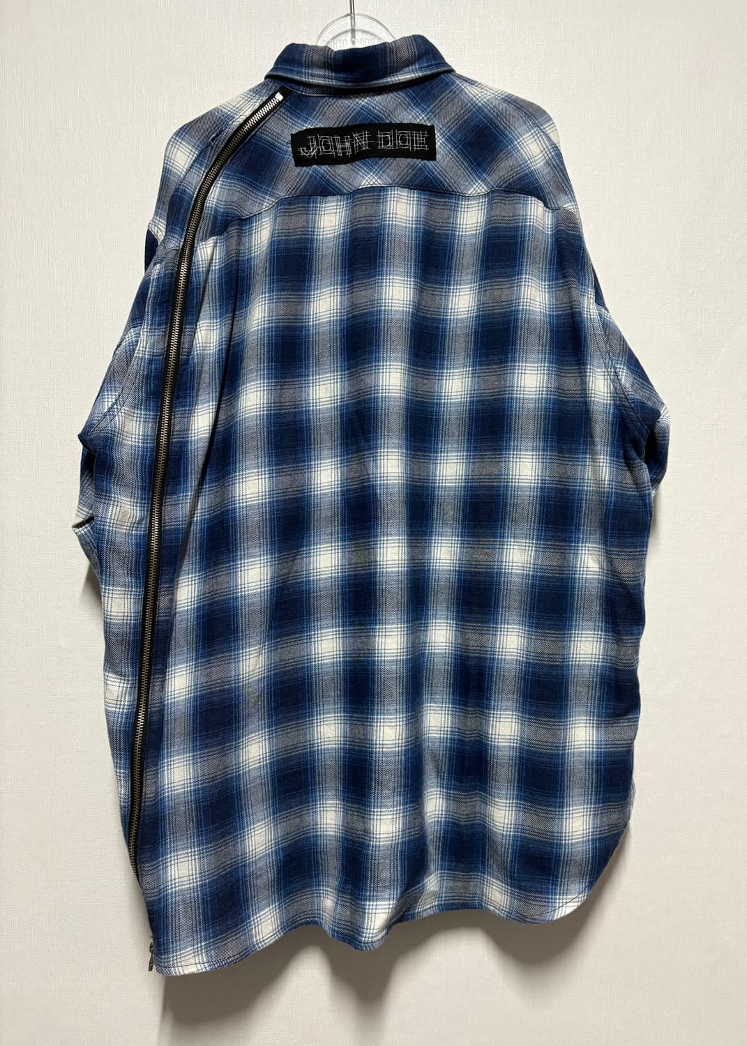 [44] 솔로이스트 오버사이즈 백지퍼 본디지 옴브레 셔츠 블루 상품이미지2