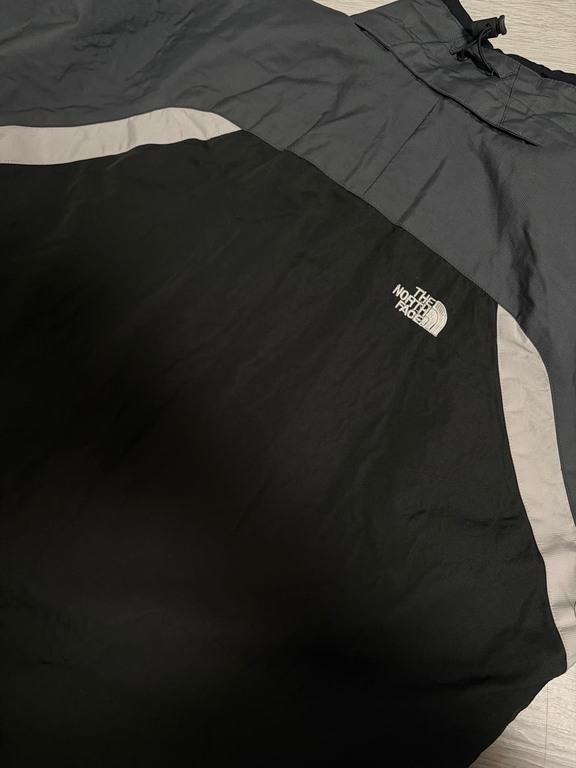 노스페이스 올드스쿨 바람막이 점퍼 상품이미지3