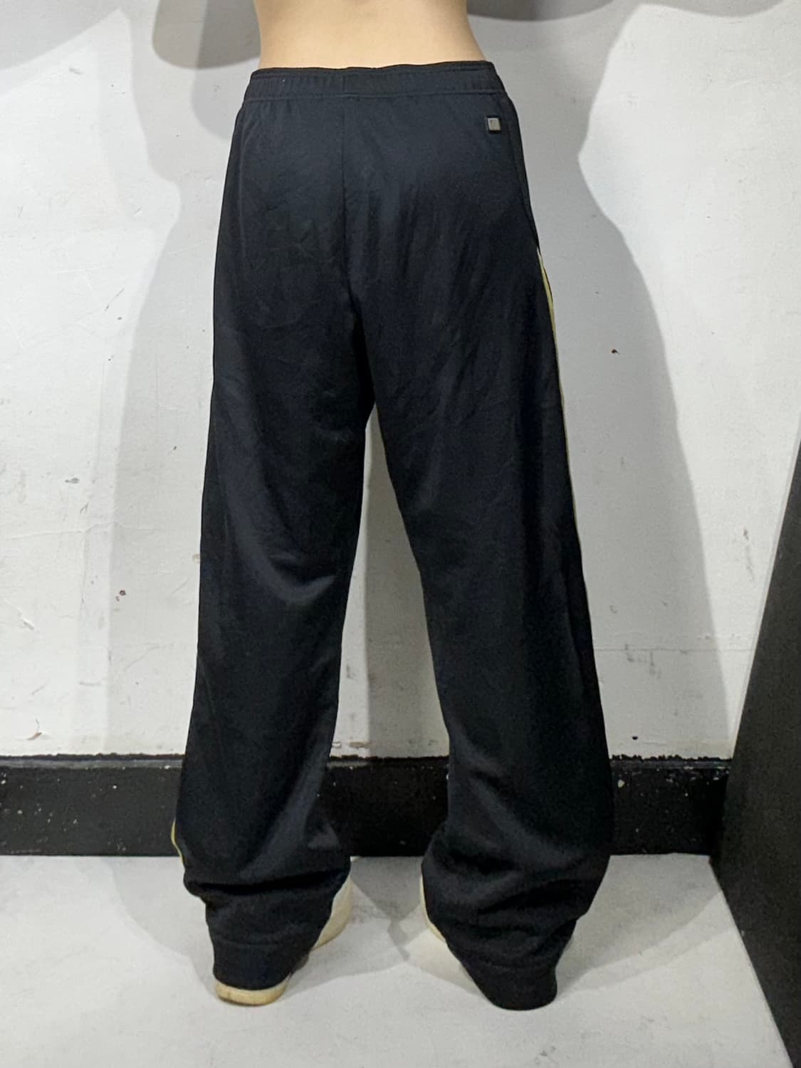 아디다스 블랙 골드 삼선 와이드 트레이닝 팬츠 XL 상품이미지3