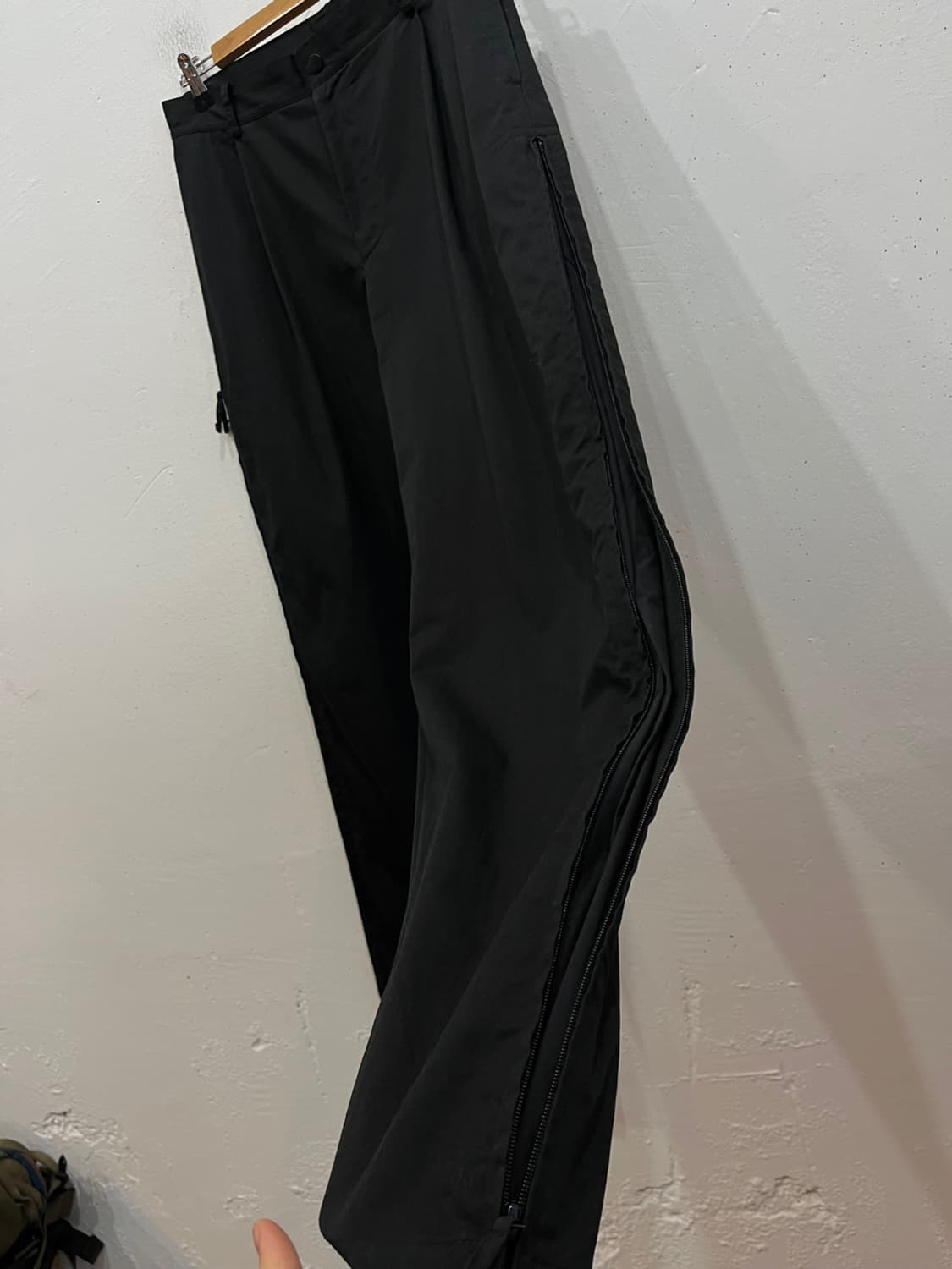 COOR 쿠어 컨버터블 사이드 지퍼 팬츠 블랙 30 (S) 상품이미지5