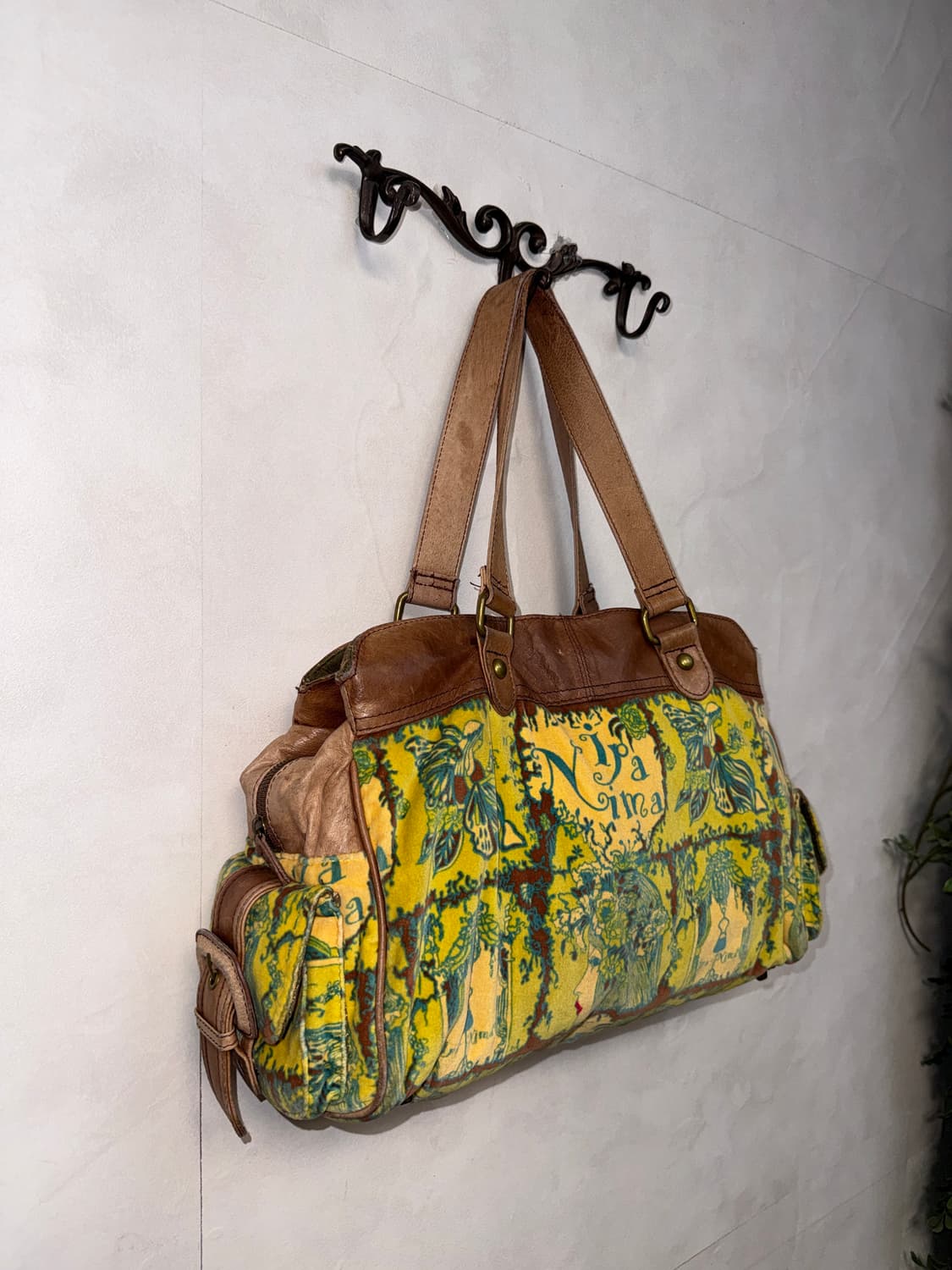 IPA-NIMA yellow green velvet pocket 토트백 상품이미지2