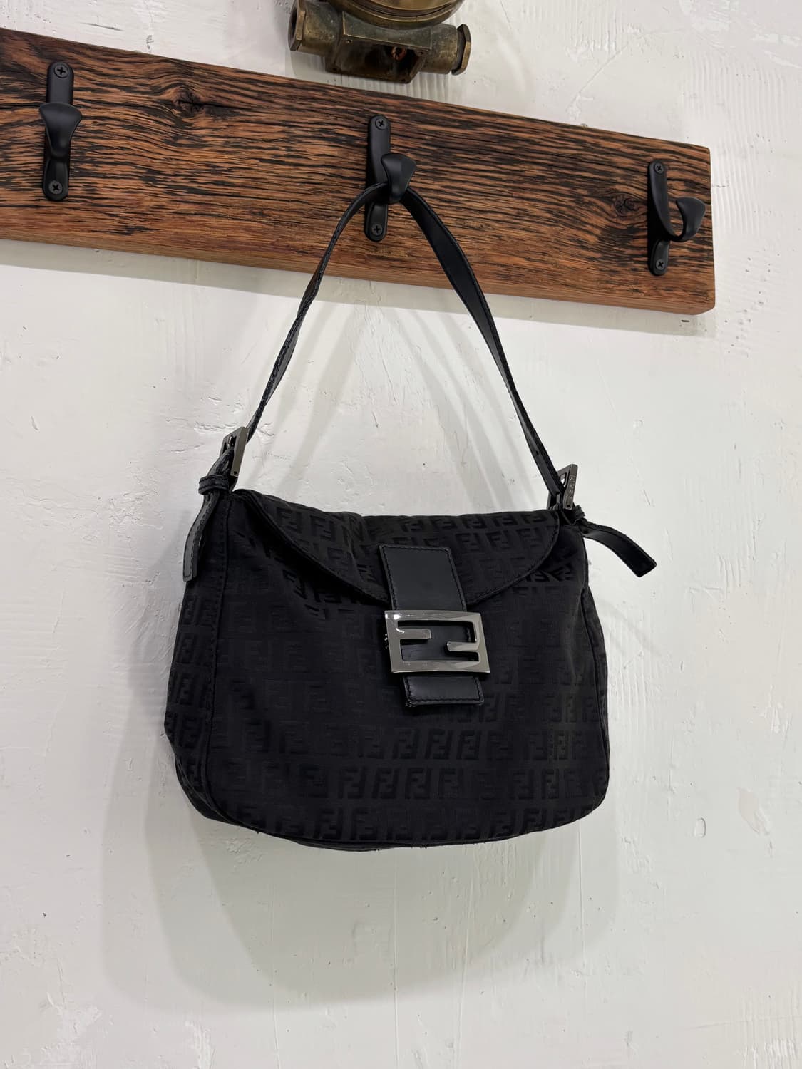 Fendi 펜디 블랙 주키노 맘마백 상품이미지1