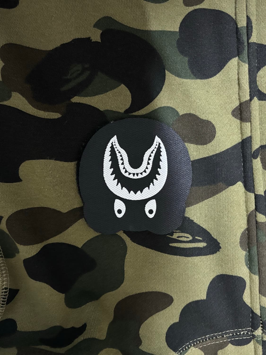 베이프 베어브릭 집업 상품이미지2