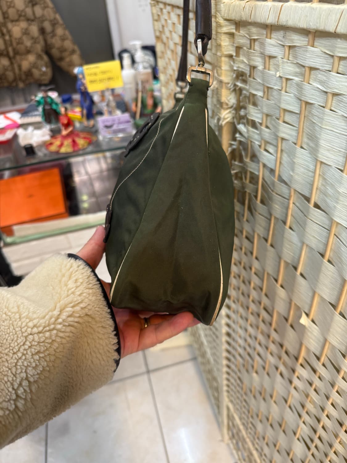 정품 프라다 나일론 플라워 쇼퍼백 팝니다 상품이미지2