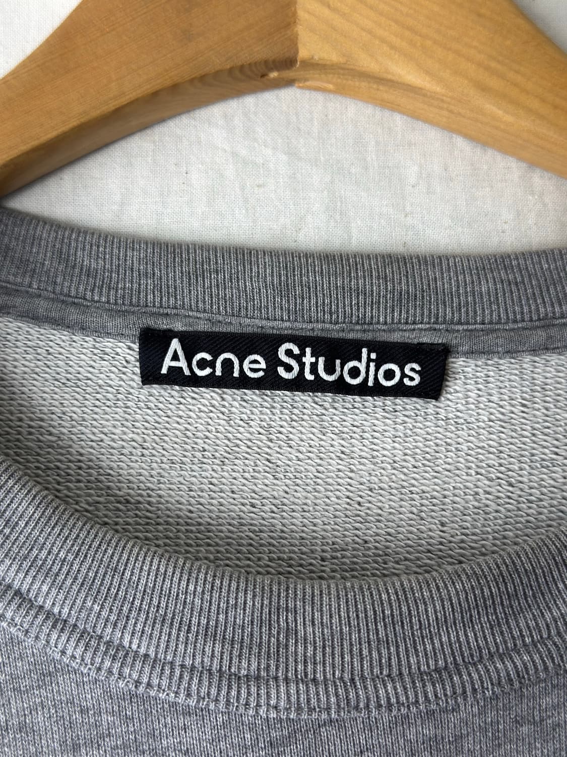 L 아크네 스튜디오 포바 페이스 로고 그레이 맨투맨 상품이미지3