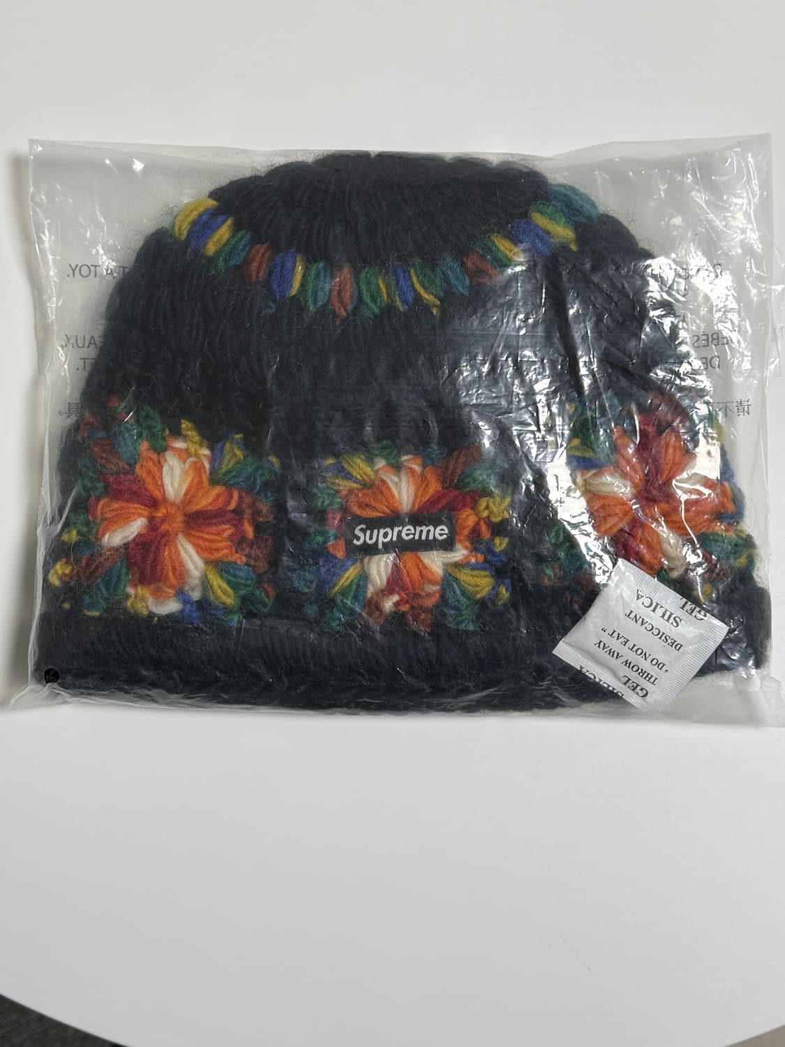 슈프림 크로셰 비니 블랙 - 25SS 상품이미지1