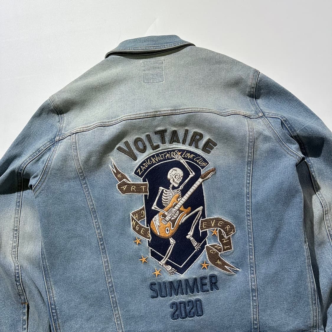 쟈딕 앤 볼테르 20ss 엠브로이드 데님 트러커 자켓 상품이미지4