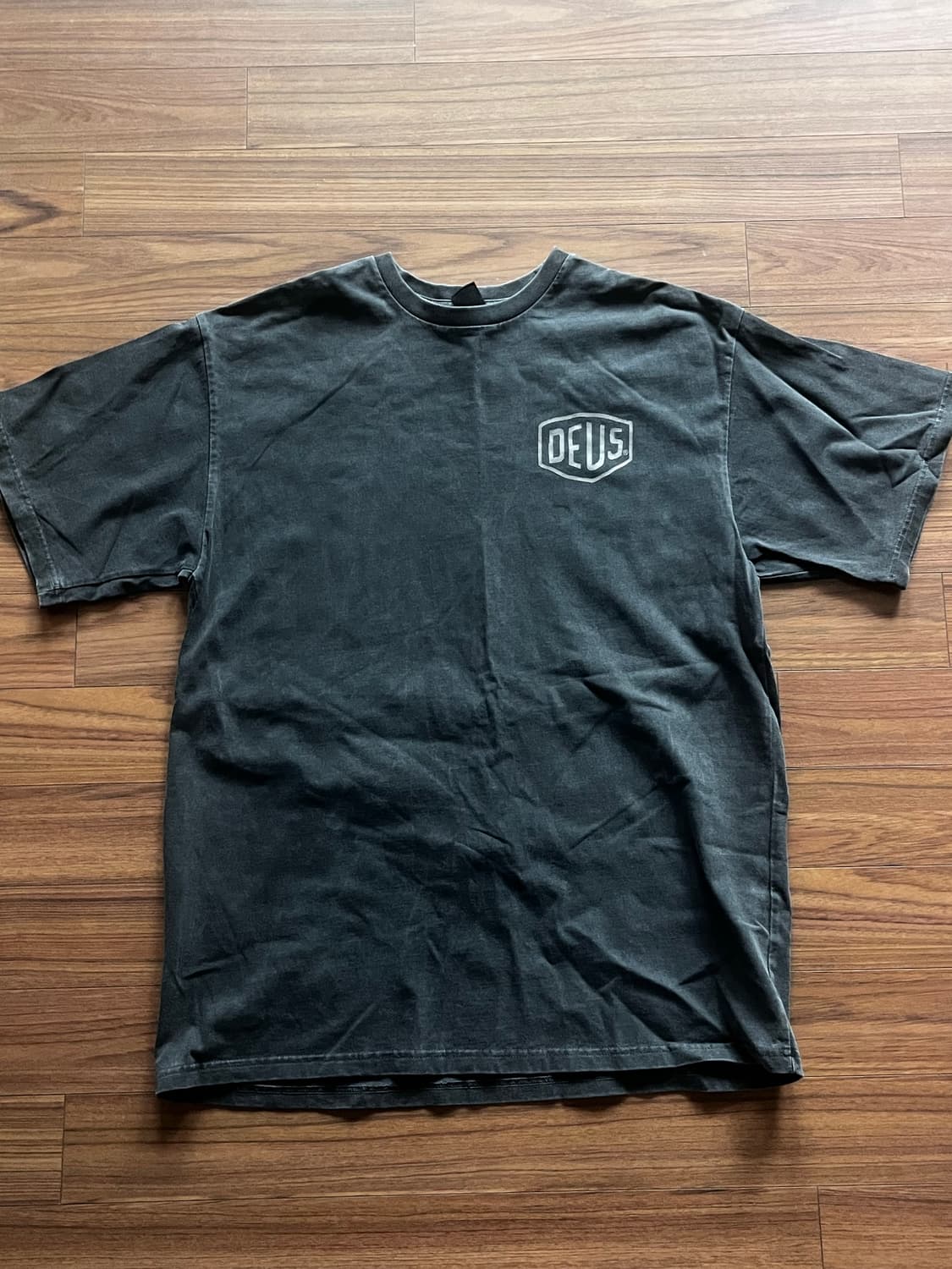 데우스엑스마키나 DEUS 빈티지 워시드 서울 반팔 티셔츠 차콜 L 상품이미지3