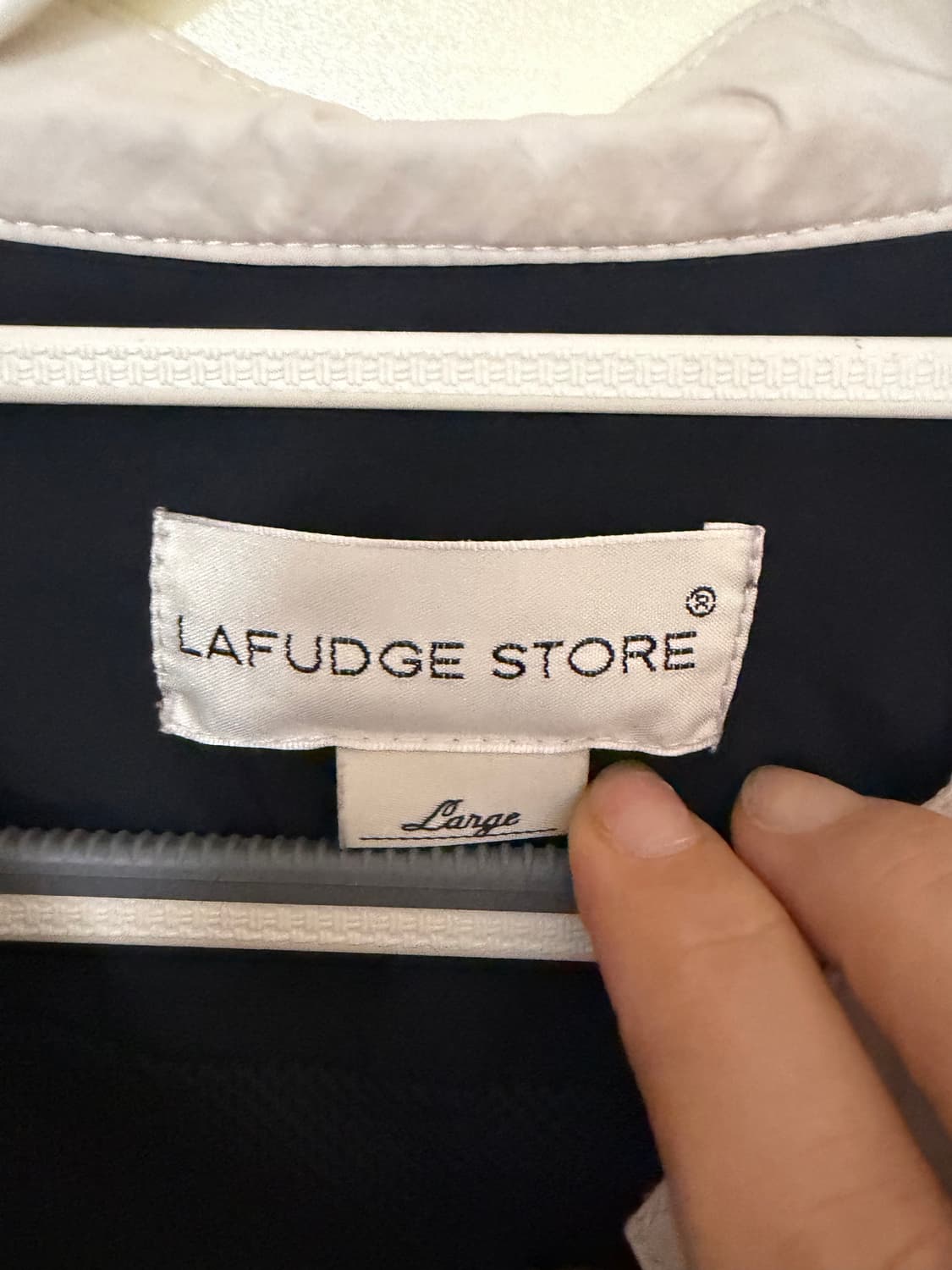 LAFUDGE STORE 네이비 배색 바람막이 L 상품이미지2