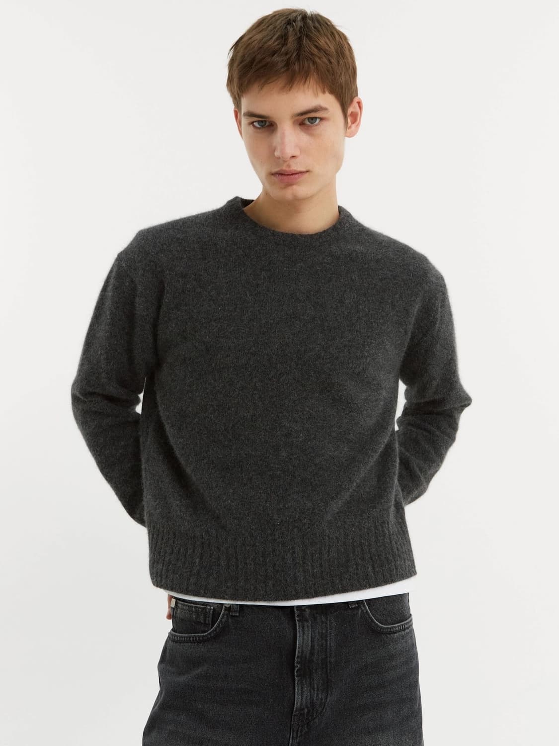 라벨아카이브 라쿤 원사 차콜 니트 상품이미지3