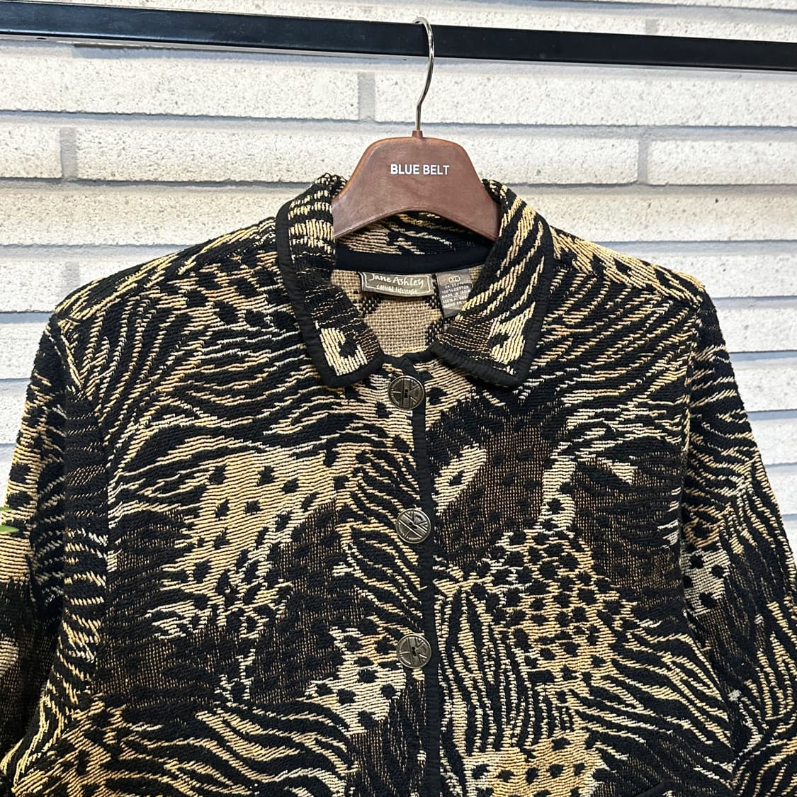 JPN VINTAGE 레오파드 믹스 숏 버튼자켓 자카드 패턴 디테일 상품이미지4