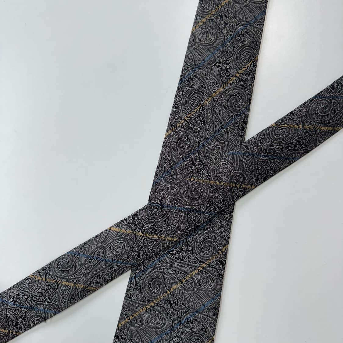 던힐(dunhill) 명품 정품 페이즐리 넥타이 8.7cm 상품이미지4