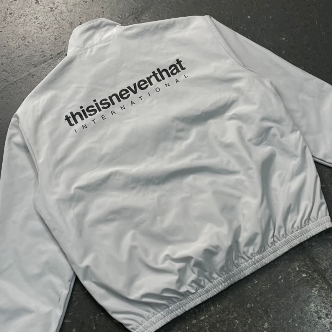 100 디스이즈네버댓 바람막이  상품이미지5