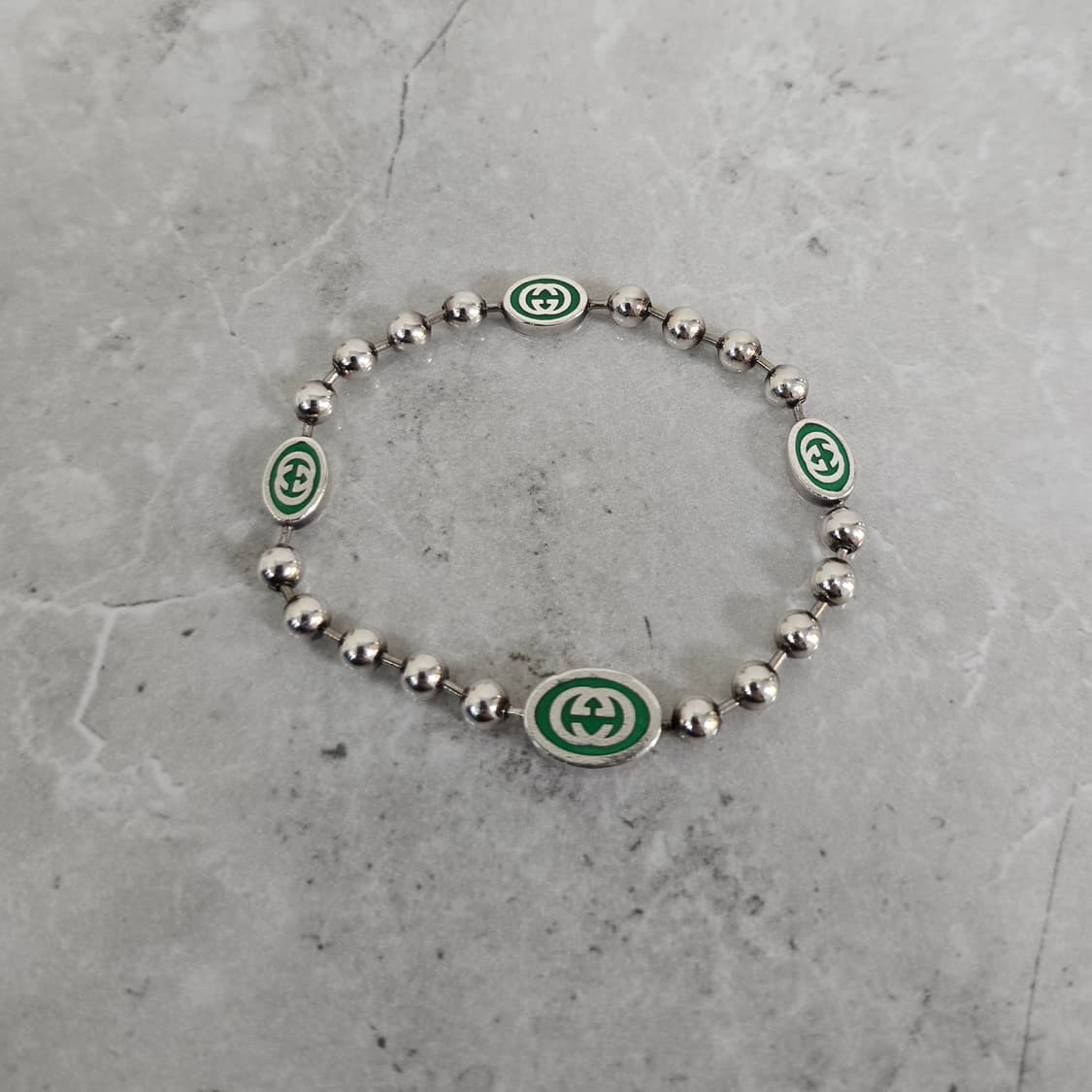 구찌 인터로킹 G 에나멜 볼 체인 팔찌 16호 판매 상품이미지2